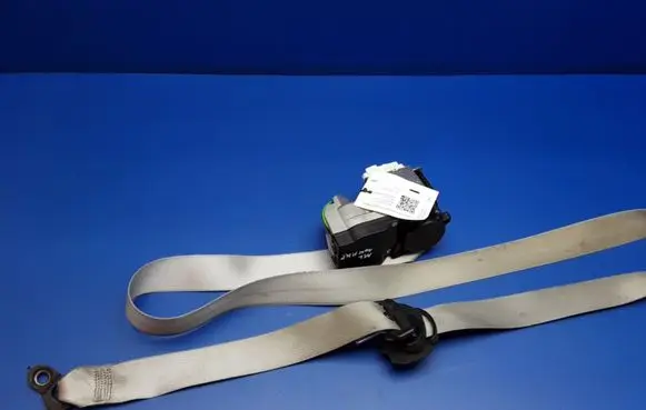 Mercedes-Benz ML W164 Front seatbelt 051020200177 330400054 33033476A