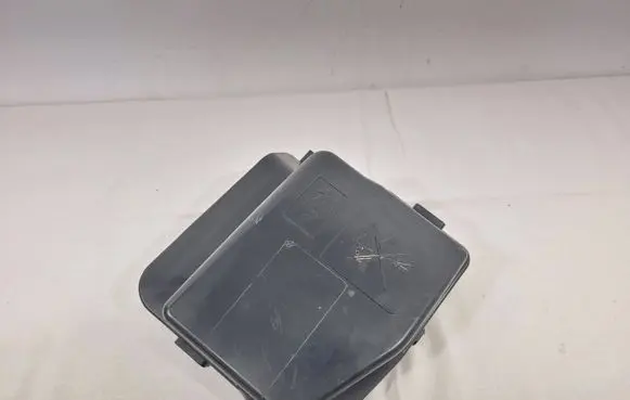 Dacia Sandero II Fuse box cover 243825499R