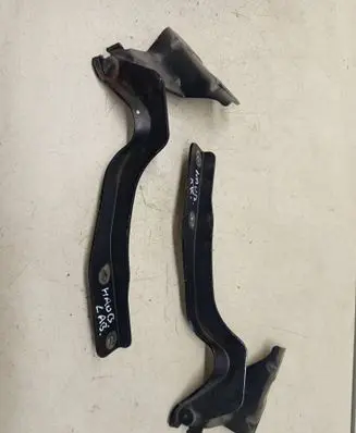 Nissan Qashqai+2 Engine bonnet/hood hinges