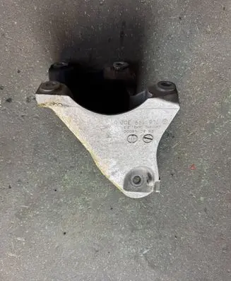 Porsche Cayenne (92A) Engine mounting bracket 7L6199308D