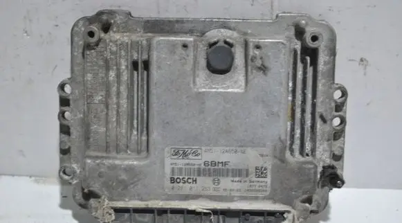 Ford Focus Engine control unit/module 4M5112A650NE