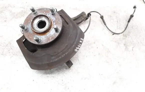 Renault Koleos I Front wheel hub spindle knuckle 