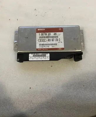 Audi A4 S4 B5 8D Engine control unit/module 4D0907379D 0265108005