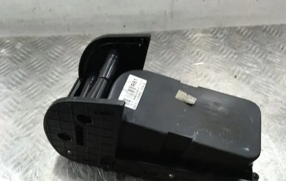 Hyundai i40 Glove box central console 846703Z900 846033Z410