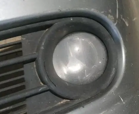 Suzuki Swift I Front fog light