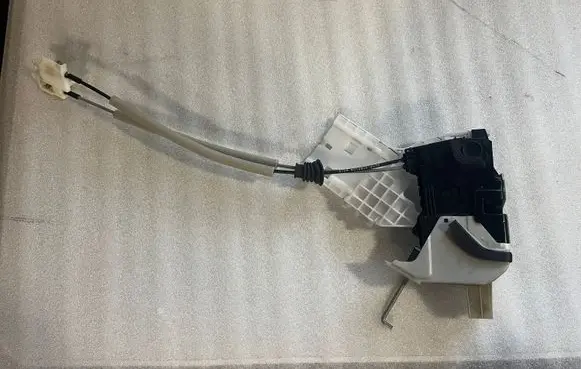 Hyundai Santa Fe Rear door lock 81410S1030
