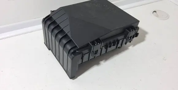 Audi A3 S3 8P Fuse module 1K0937124H 1K0937132D