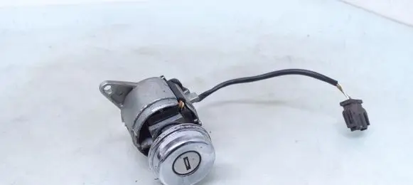 Audi 80 90 S2 B4 Tailgate exterior lock 