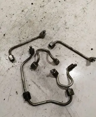 Fuel injector supply line/pipe