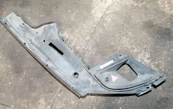 BMW 7 F01 F02 F03 F04 Other engine bay part 7019802 10627110