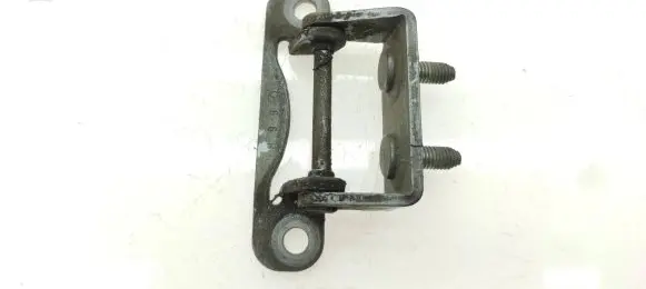Subaru Forester SG Tailgate/trunk/boot hinge