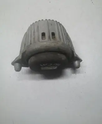 Mercedes-Benz C W204 Engine mount bracket F036072522N