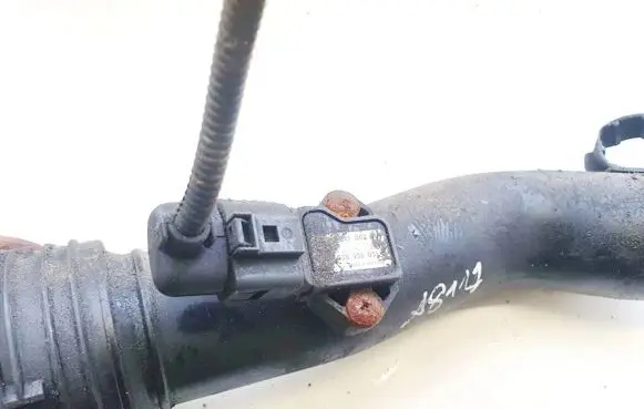 Volkswagen Golf Plus Air pressure sensor 0281002401 038906051c