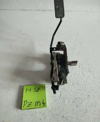 Mazda MPV II LW Accelerator throttle pedal 141023084