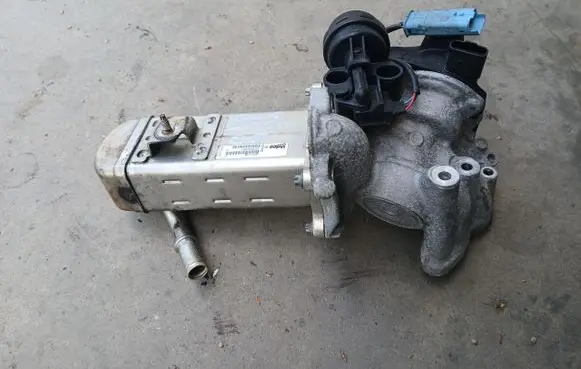 Ford Kuga I EGR valve cooler 9671398180