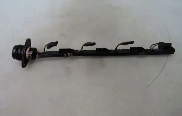 Volkswagen PASSAT B5 Fuel injector wires 038971803