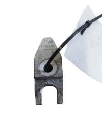 Opel Insignia A Fuel Injector clamp holder 1097979 85152