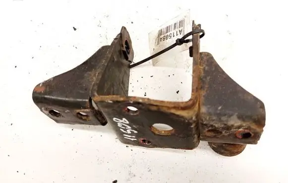 Toyota Auris 150 Engine mounting bracket