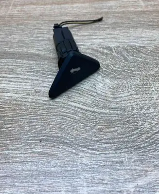 Ford Focus Tailgate/trunk/boot open switch 98AG19B514AE WITHPLUG