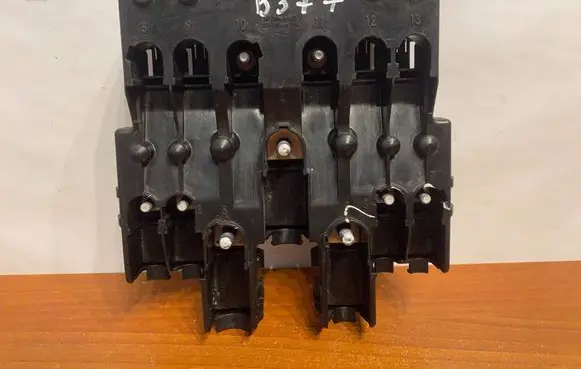 Mercedes-Benz Sprinter W907 W910 Fuse module A9075406912 P00171308AC 18D151GB0123