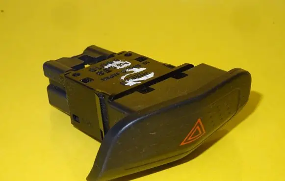 Nissan Primera Hazard light switch 06016 NILES06016