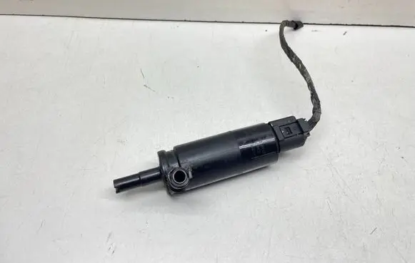 BMW 7 E65 E66 Headlight washer pump 6973097 67126973097