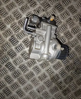 Volvo S90, V90 Fuel injection high pressure pump 31452143