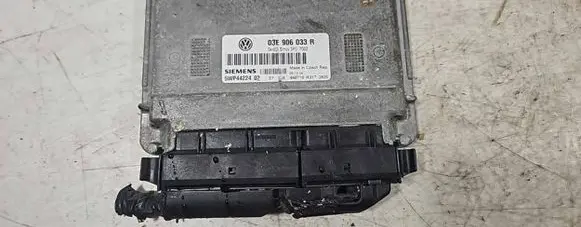 Volkswagen Polo IV 9N3 Engine control unit/module 03E906033R 3PG7002 5WP4422402
