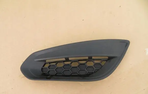 Volvo S60 Front bumper lower grill 31294129