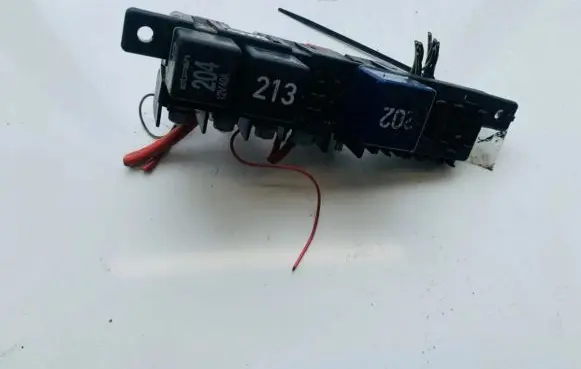 Volkswagen PASSAT B5 Fuse box set 8l0941822a 896083000