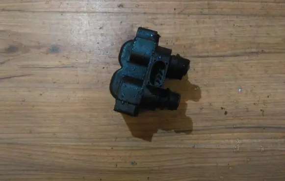 Ford Fiesta High voltage ignition coil 88sf12029a2a 88sf-12029-a2a