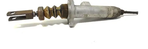 Audi 80 90 S2 B4 Clutch master cylinder 893721401D
