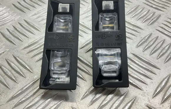 Audi Q2 - Number plate light 8W6943021A