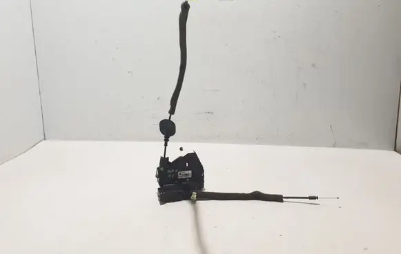 Renault Espace V (RFC) Rear door lock 825017971R