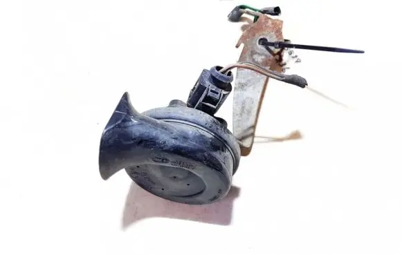 Volkswagen PASSAT B4 Horn signal e1000209 007424