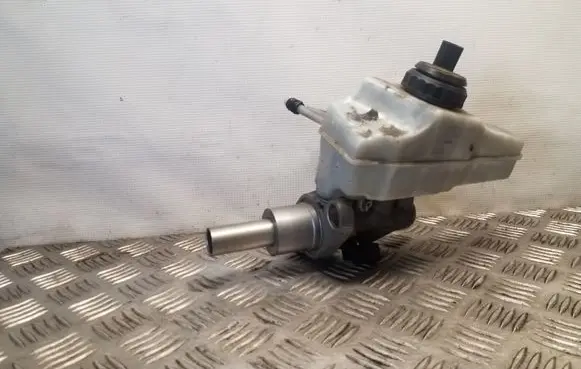 Volkswagen PASSAT CC Master brake cylinder 3C2611301