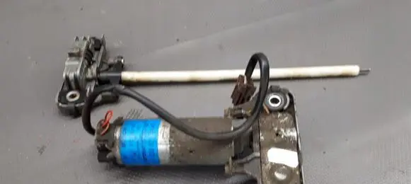 Mercedes-Benz S W220 Seat adjustment motor 2108204842