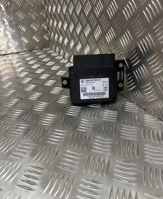 Volkswagen PASSAT B7 Hand brake control module 3AA907801H