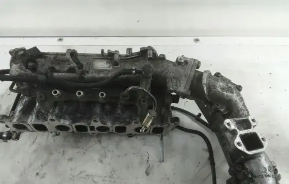 Opel Astra J Intake manifold 8973858235