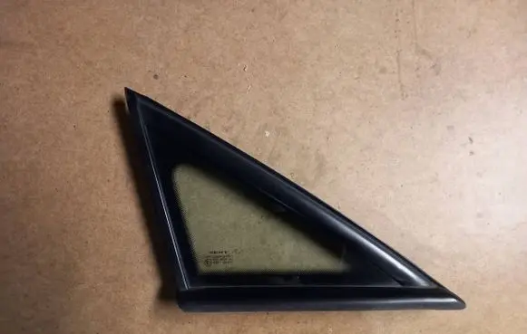 Seat Altea XL Front triangle window/glass 43R001057