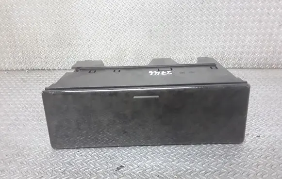 Mercedes-Benz E W210 Glove box 210683009