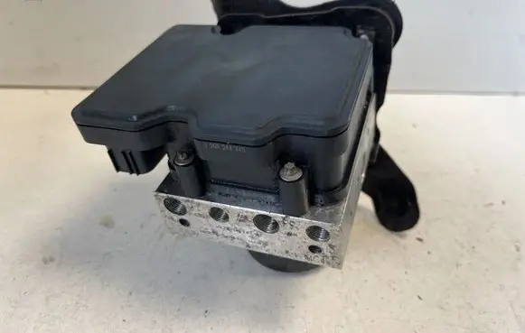 Jaguar XE ABS Pump HX7314F447AF