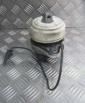 Mercedes-Benz G W463 2nd Gen Engine mounting bracket 