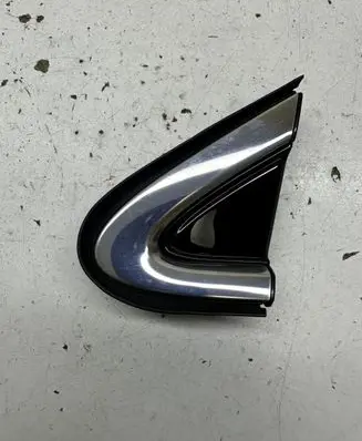 Lexus RX 450H Fender end trim 6011848030
