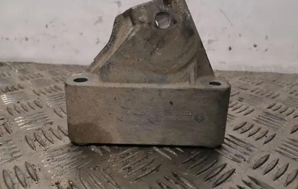 Jeep Grand Cherokee Engine mounting bracket 52124991AC