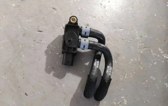 Porsche Macan (95B) Air pressure sensor 95B131551E