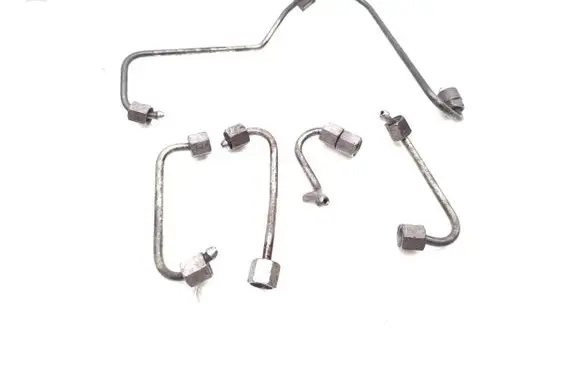 Land Rover Discovery 4 - LR4 Fuel injector supply line/pipe 