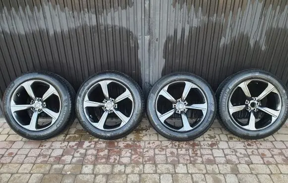 Genesis G70 R19 alloy rim 