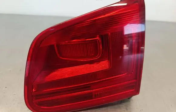 Volkswagen Tiguan Tailgate rear/tail lights 5N0945310 A046341 3191