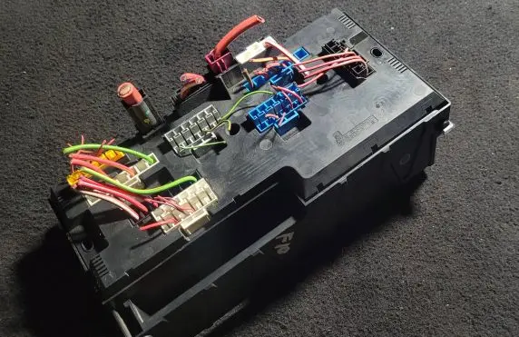 BMW 5 F10 F11 Fuse box set 9234421 300411 01712416